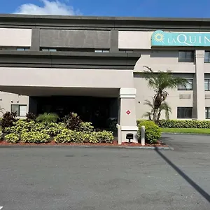 La Quinta By Wyndham Orlando South Hotel